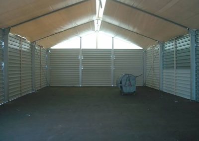 Lagerzelt mit Unterdach zur Vermeidung von Schwitzwasser